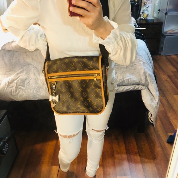 fbpageLuxonlinecanada❌sold out‼️
 Vuitton Bosphore Pm ❤️❤️❤️ - Picture 17 of 17